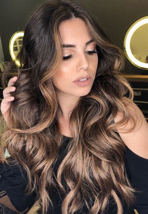 cabelo curto moreno iluminado|Morena Iluminada: +55 Fotos para Todos os Tipos de。